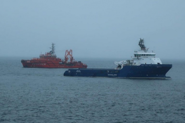 Учения по ликвидации ЧС на морских объектах прошли у побережья Сахалина